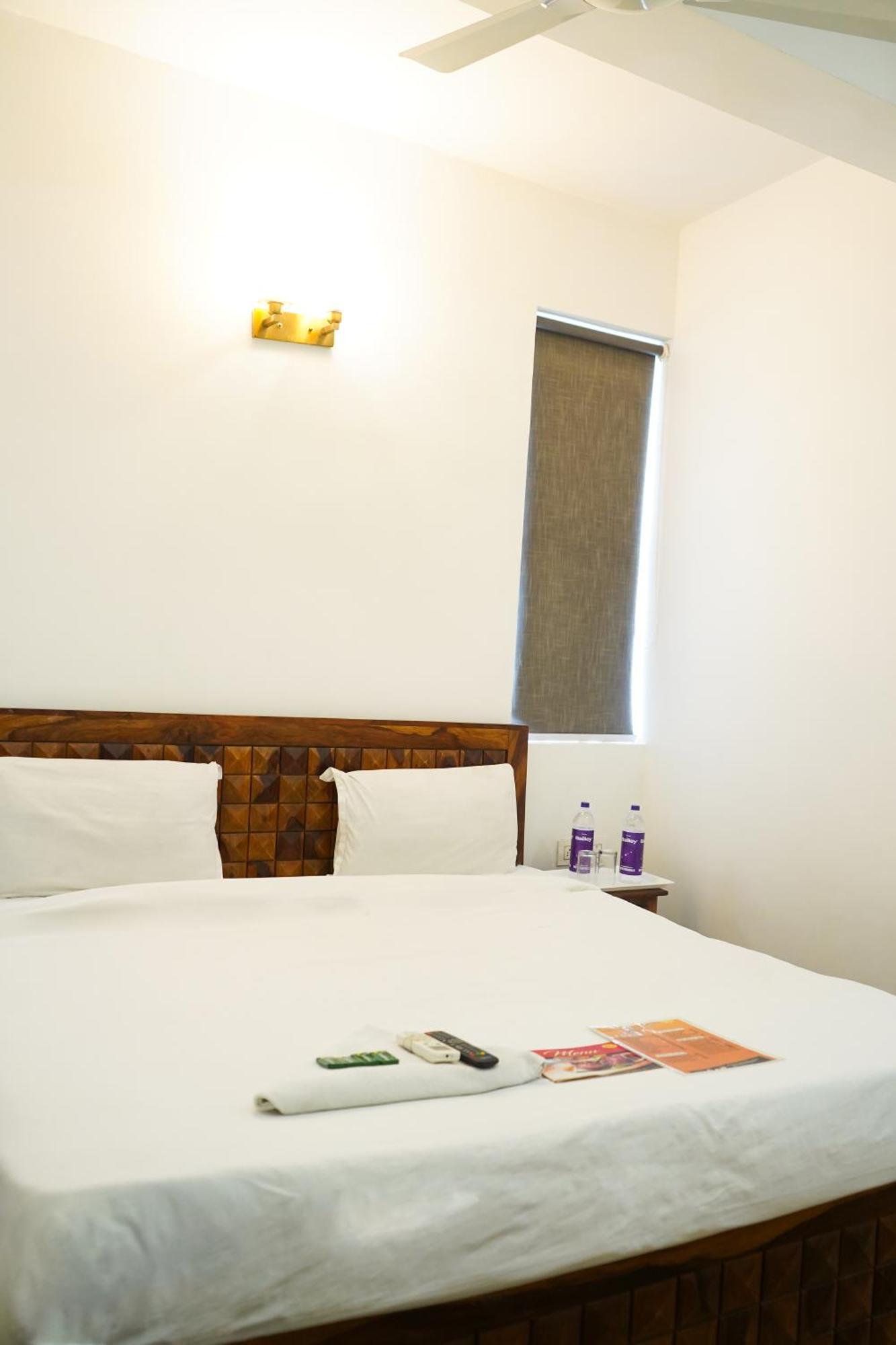 Couette-café Lagoon - Opp Select City Mall New Delhi