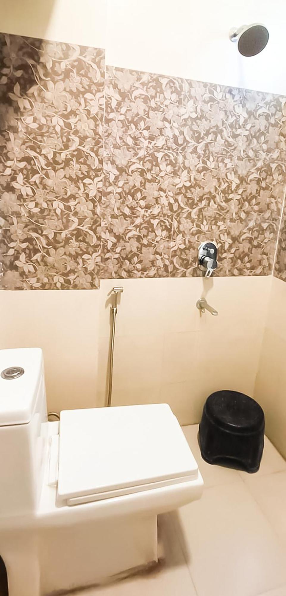 Lagoon - Opp Select City Mall *