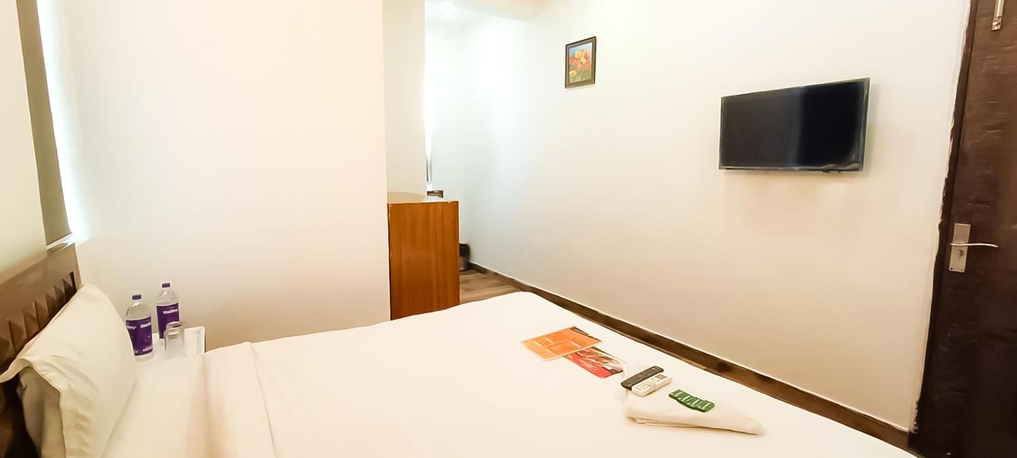 Couette-café Lagoon - Opp Select City Mall New Delhi